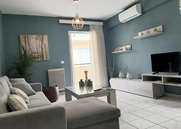 02 - Spacious Apartment At The Heart Of The City
